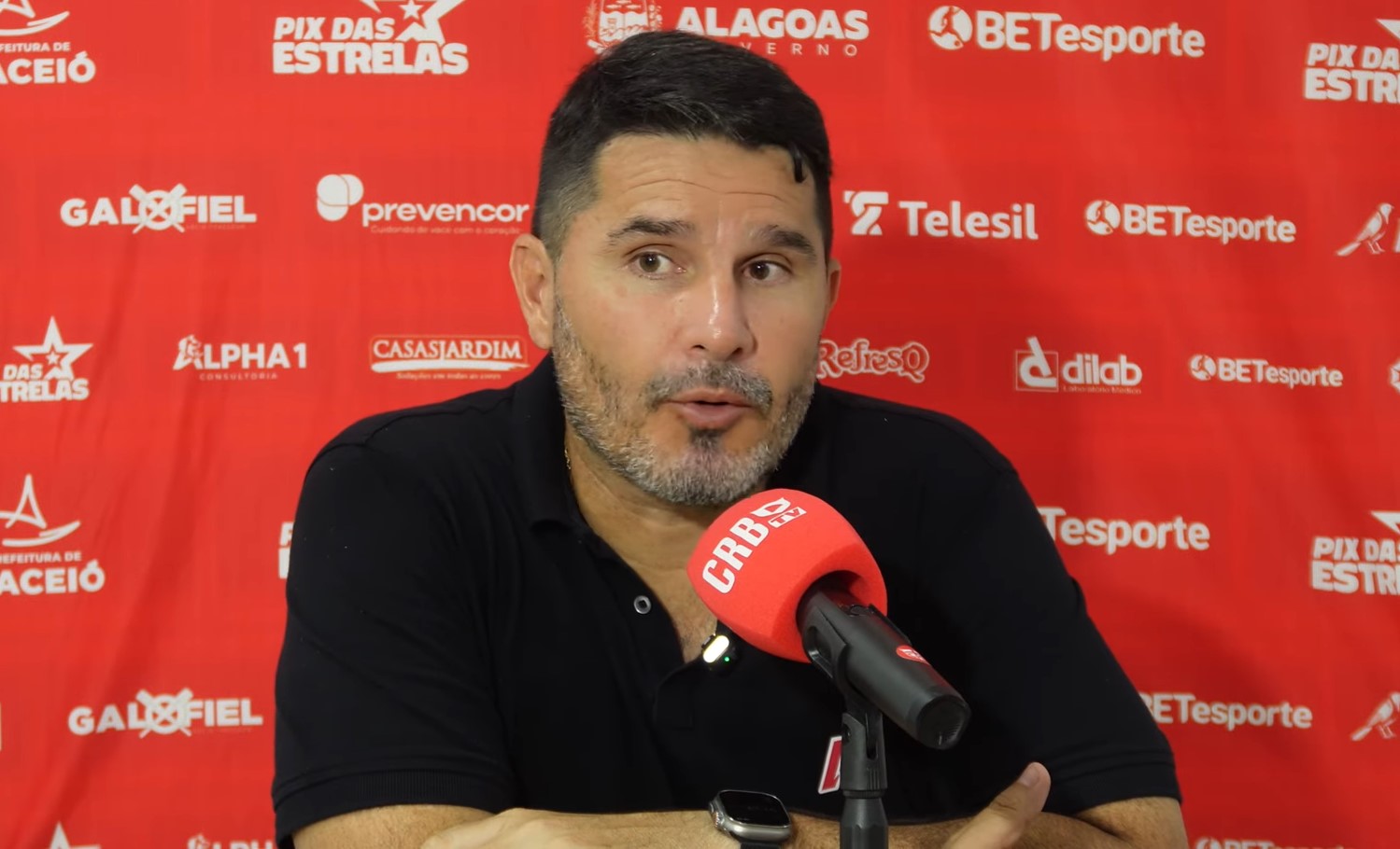 Barroca exalta o elenco e diz que CRB fez “um jogo coletivo que beira a perfeição” contra o Atlético-GO