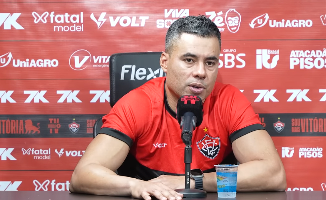 Jair Ventura critica arbitragem em Vasco x Vitória: “Estragou o jogo para o nosso lado”