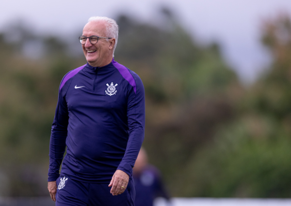 Vitória finaliza preparação para encarar o Corinthians; veja a provável escalação 2 Dorival Júnior, treinador do Corinthians - Foto: Rodrigo Coca/Agência Corinthians
