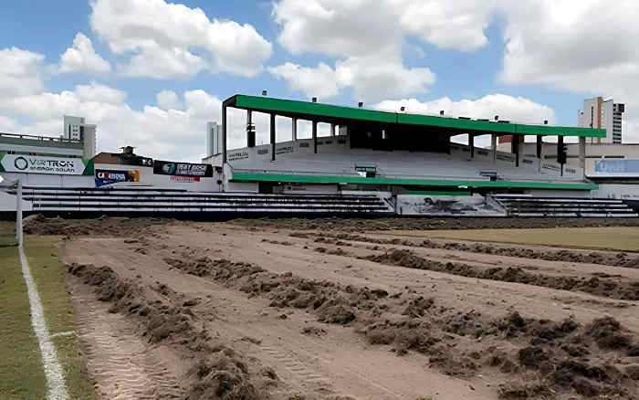 Visando a Série D, Central troca gramado do Lacerdão após 14 anos; obra via pix