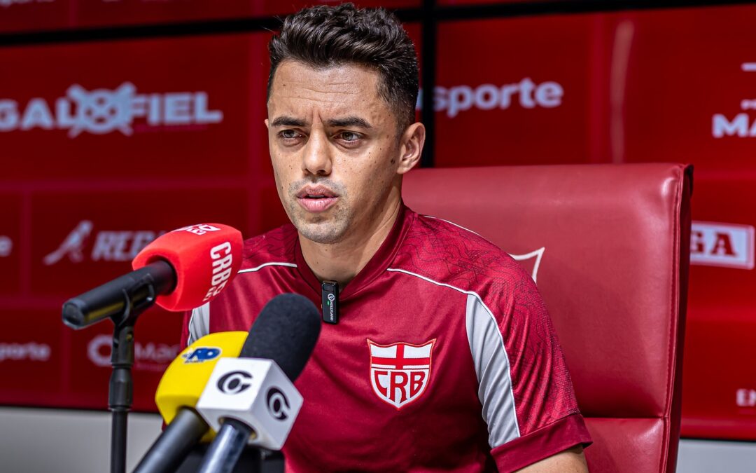 CRB tenta reverter saída, mas Matheus Ribeiro confirma acerto com o Atlético-GO
