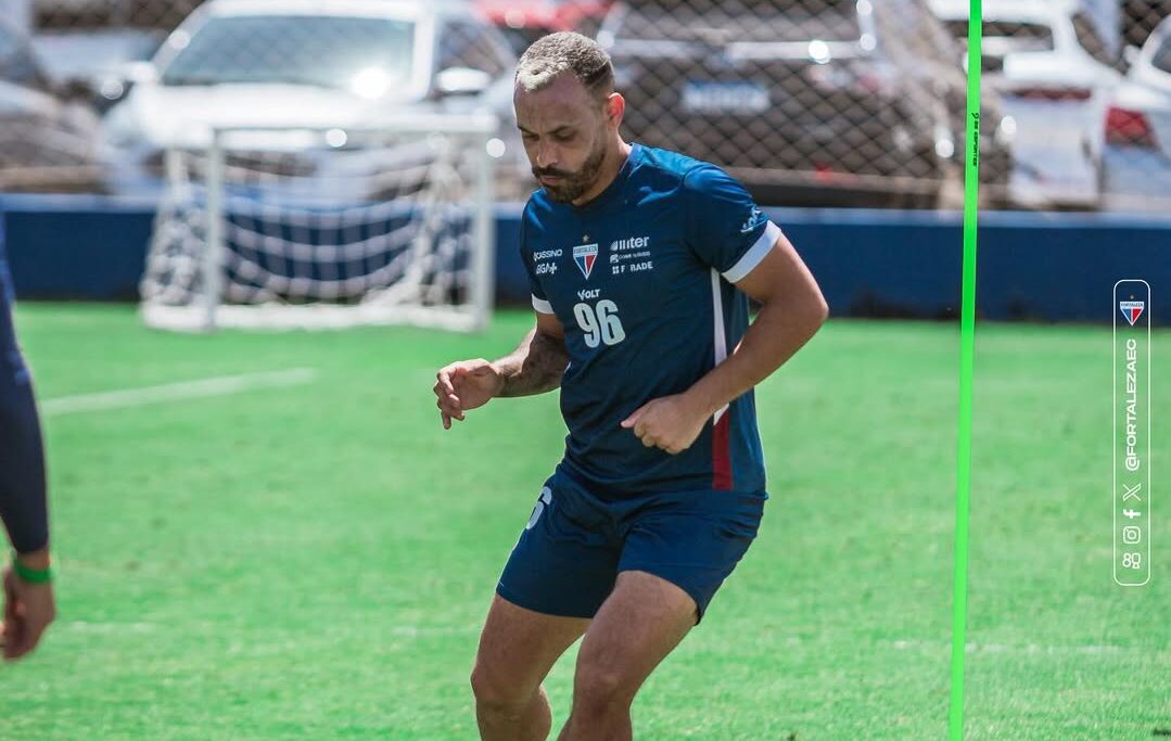 Moisés volta aos treinos no Fortaleza e pode reforçar time contra o Vasco
