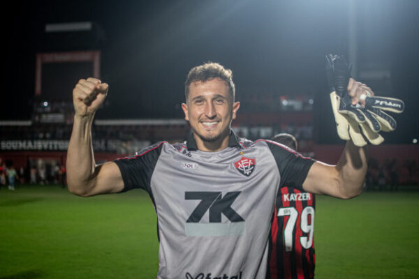 Vitória vai pagar multa para ter Thiago Couto em jogo contra o Sport 1 Thiago Couto - EC Vitória