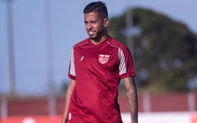 CRB anuncia saída do lateral-direito Weverton, que vai para o Londrina