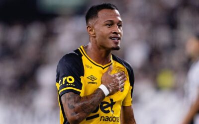 Sport oficializa rescisão amigável com atacante Léo Pereira