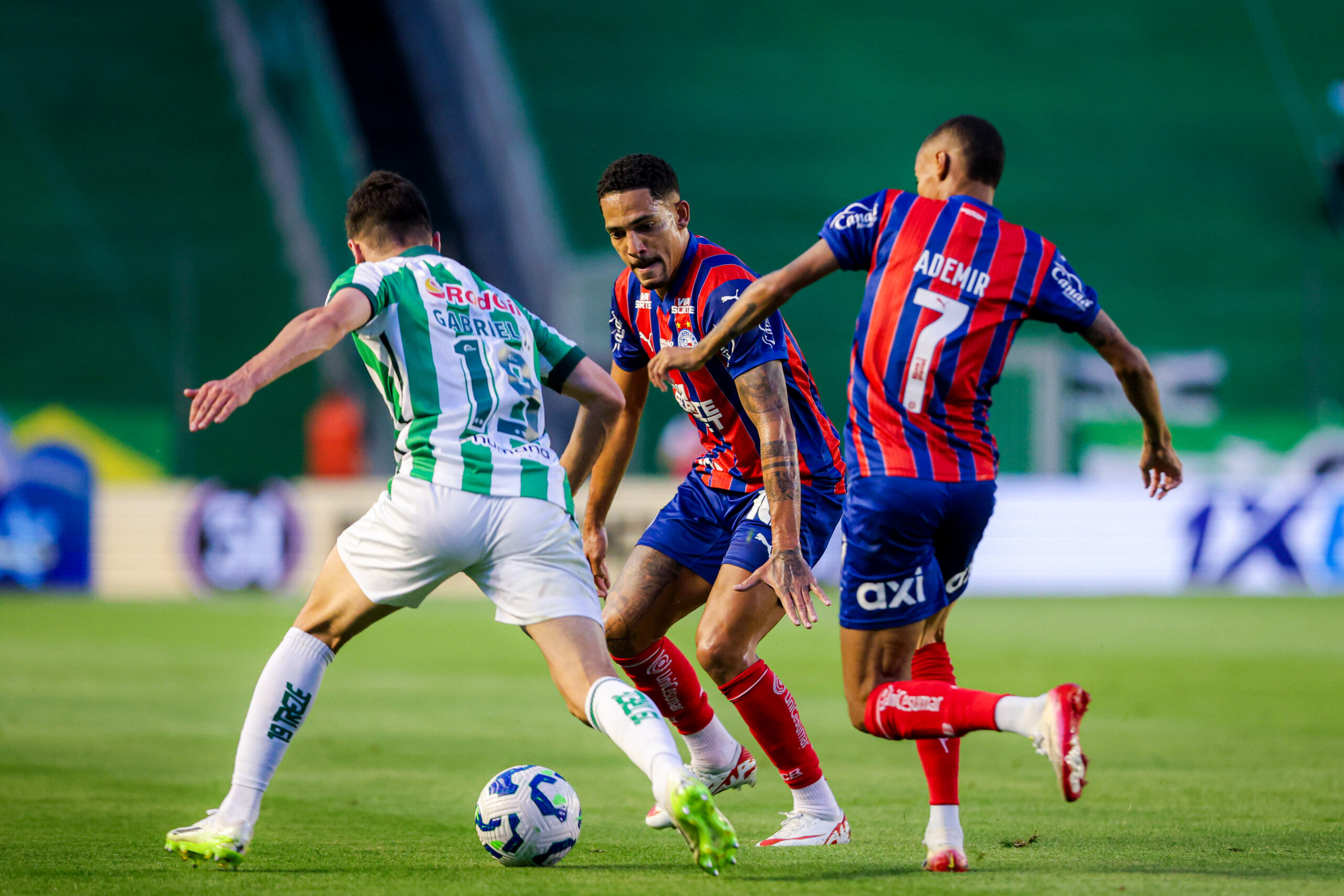 Com muita emoção, Bahia segura empate contra o Juventude e mantém seca fora de casa pela Série A