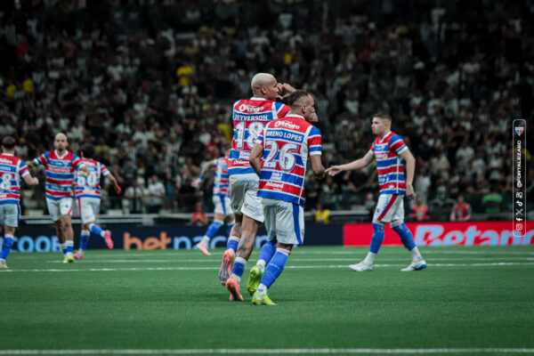 Deyverson assume artilharia do Fortaleza na Série A e acirra briga pela titularidade com Bareiro 1 Deyverson - Fortaleza - Breno Lopes