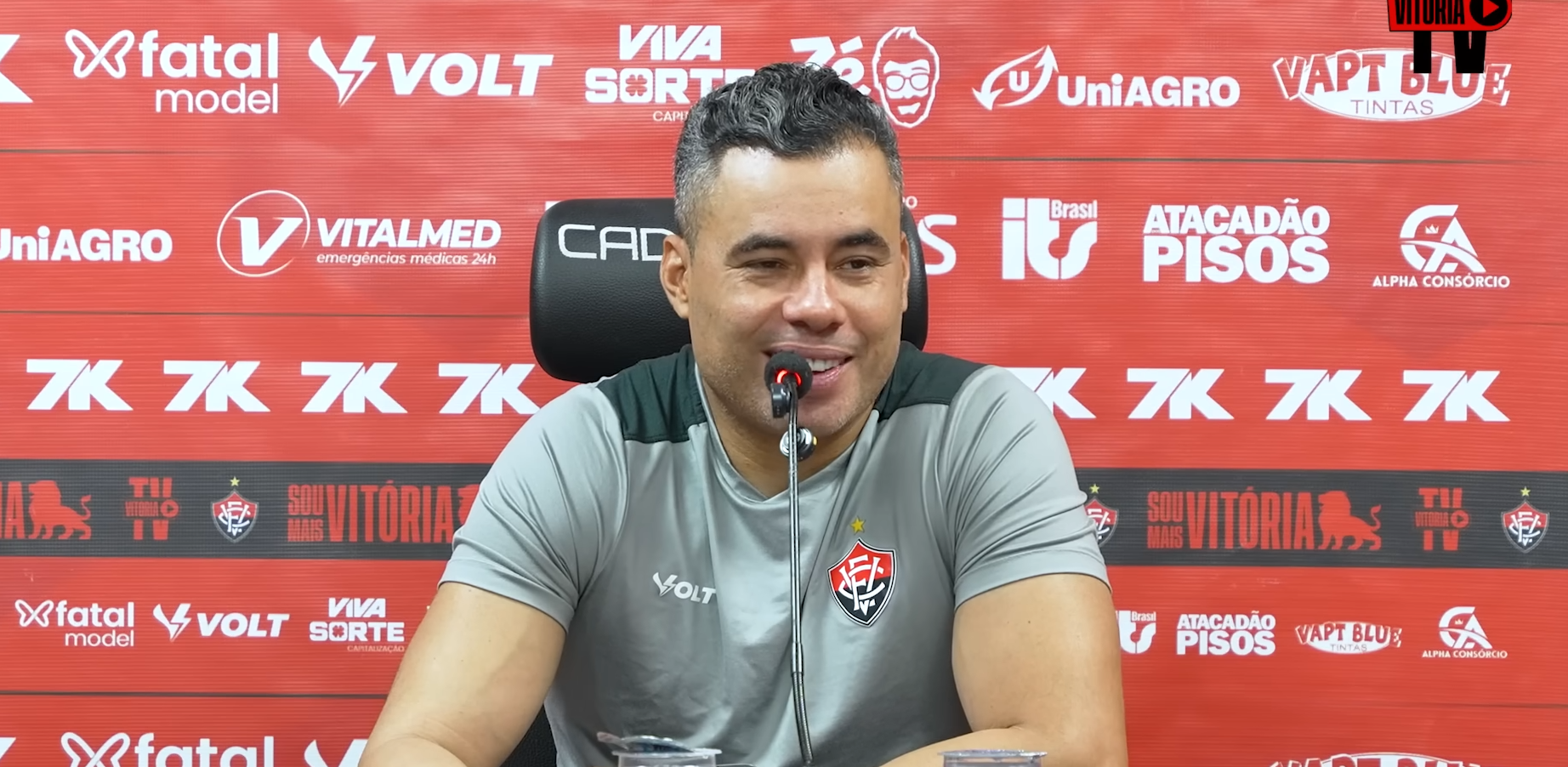 Jair Ventura exalta atuação do Vitória contra o Sport e brinca sobre gol tomado: “Estava muito fácil”