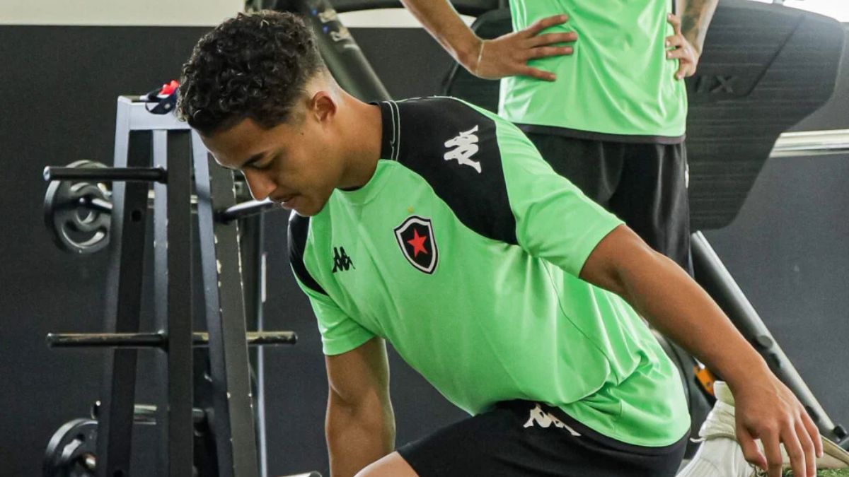 Botafogo-PB anuncia atacante, meia e zagueiro para 2026