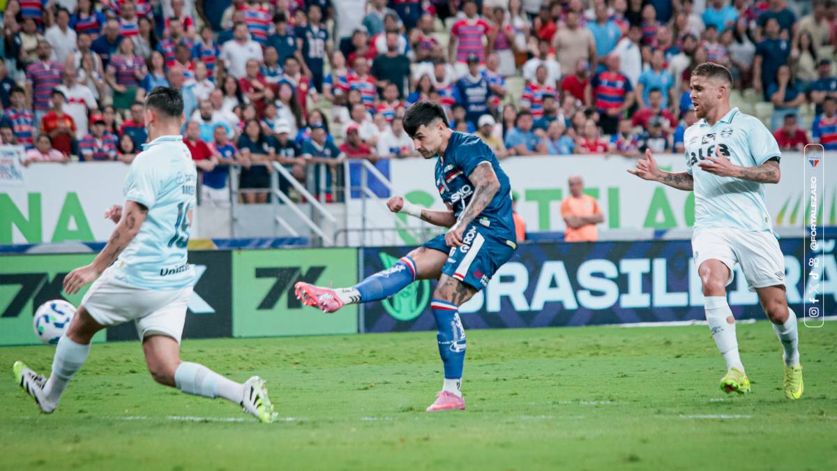 Em duelo movimentado, Fortaleza e Grêmio empatam na Arena Castelão, pelo Brasileirão