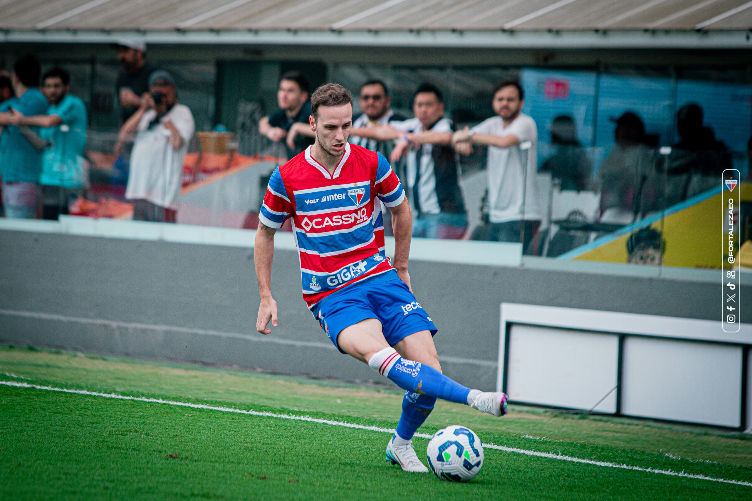 Fortaleza perde Pochettino por suspensão para o Clássico-Rei