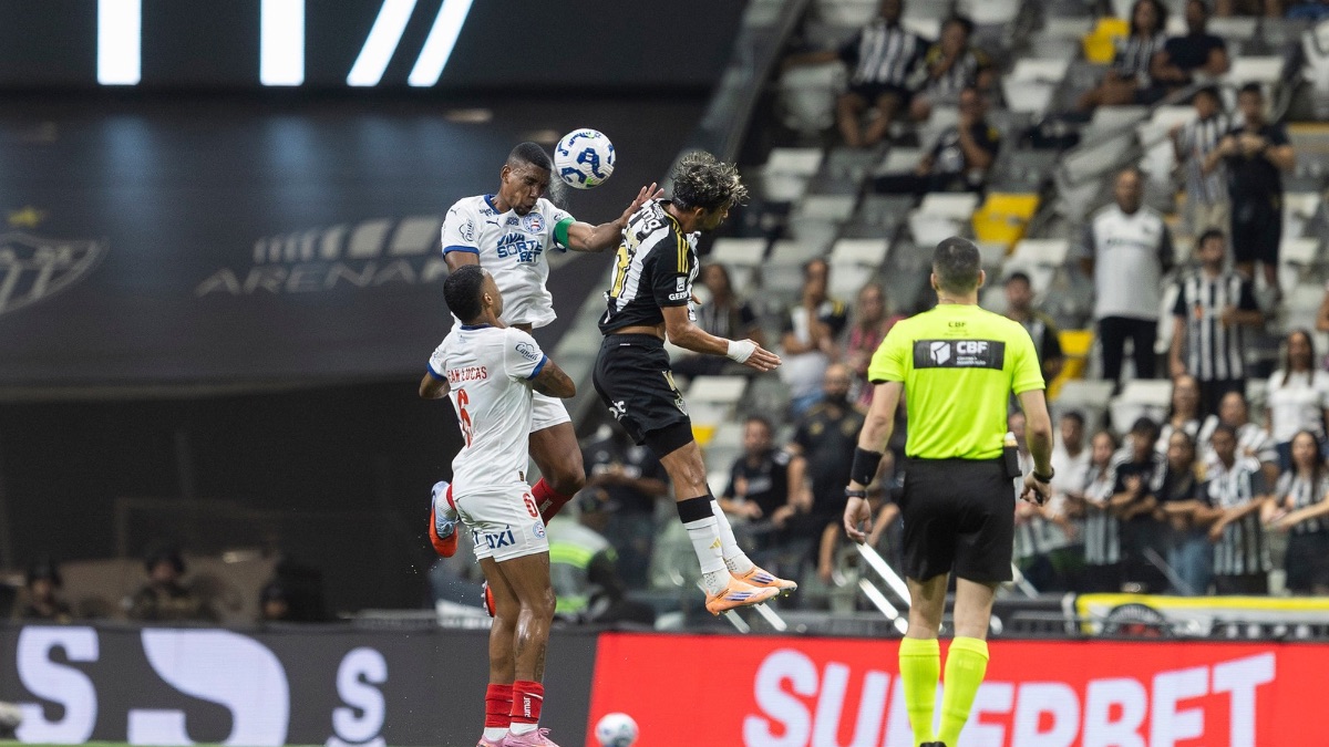 Bahia emite nota contra arbitragem de jogo contra o Atlético-MG e critica falta de critério