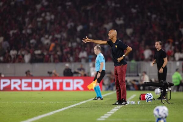 Técnico do Sport não joga a toalha após mais um revés na Série A: “Ainda temos um fio de esperança” 1 César Lucena - Sport