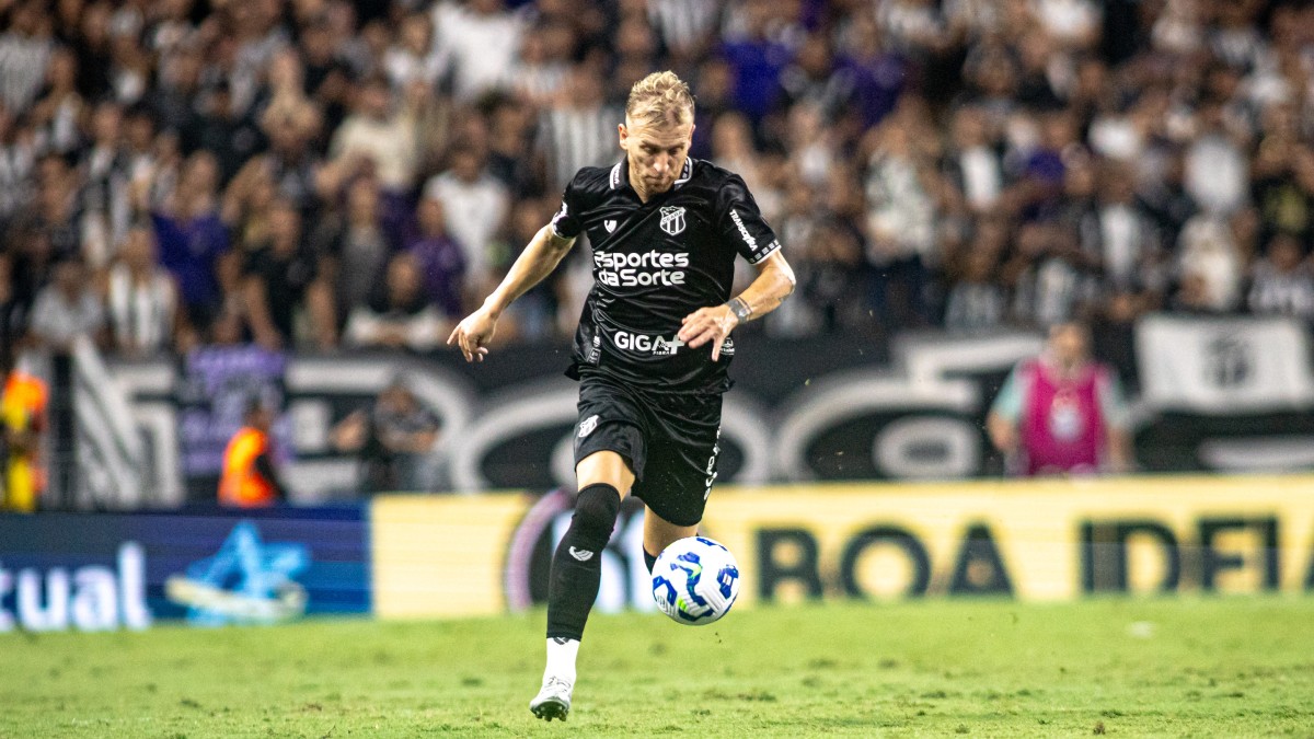 Com um a menos em quase todo o jogo, Ceará é derrotado pelo Internacional pela Série A