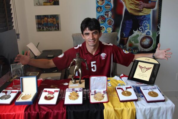 Vitória: Defensor da SAF, Marcone Amaral oficializa chapa da oposição para as eleições 3 Conquistas de Marcone pela Seleção do Catar - Foto: Reprodução/Redes Sociais