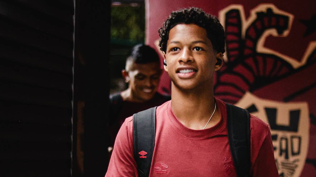 Utilização de Zé Lucas nas rodadas finais do Brasileirão depende da comissão técnica, revela diretor do Sport