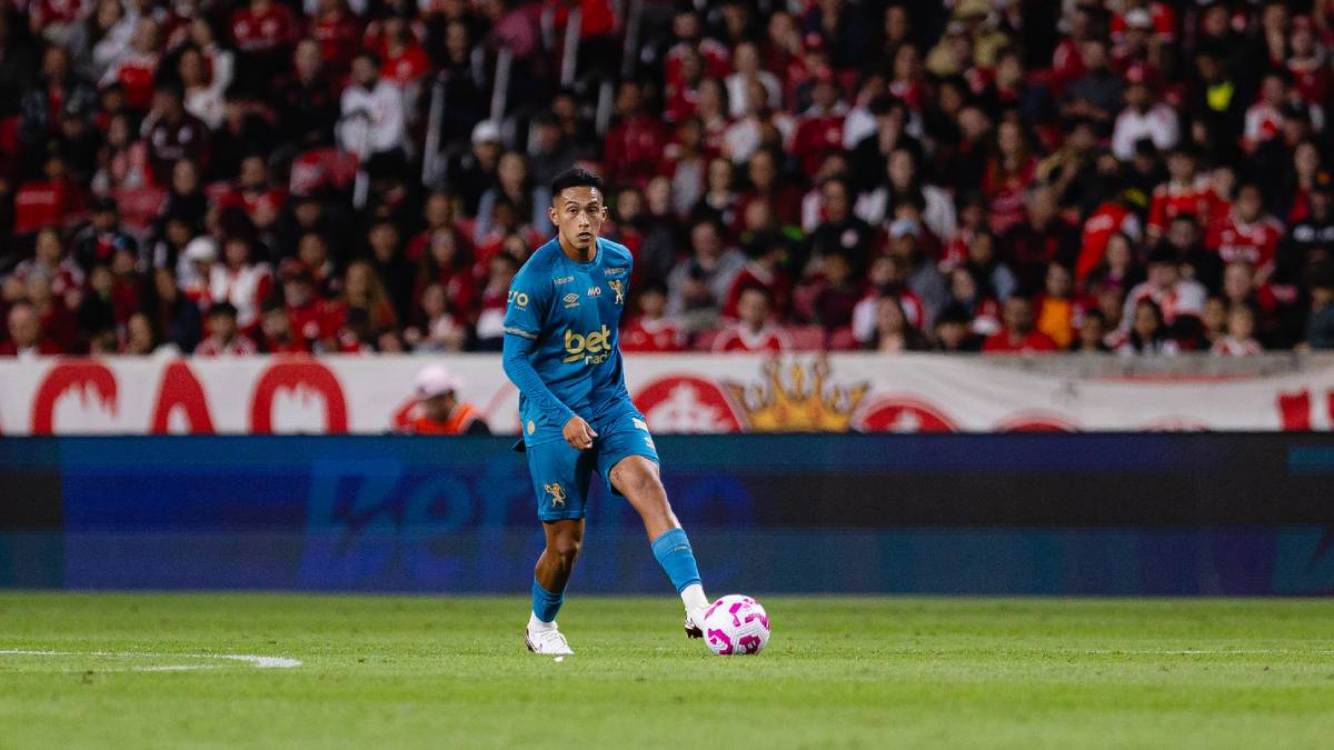 Rodrigo Atencio admite desejo de deixar o Sport e sonha com retorno à Argentina: “Quero jogar pelo Newell’s”