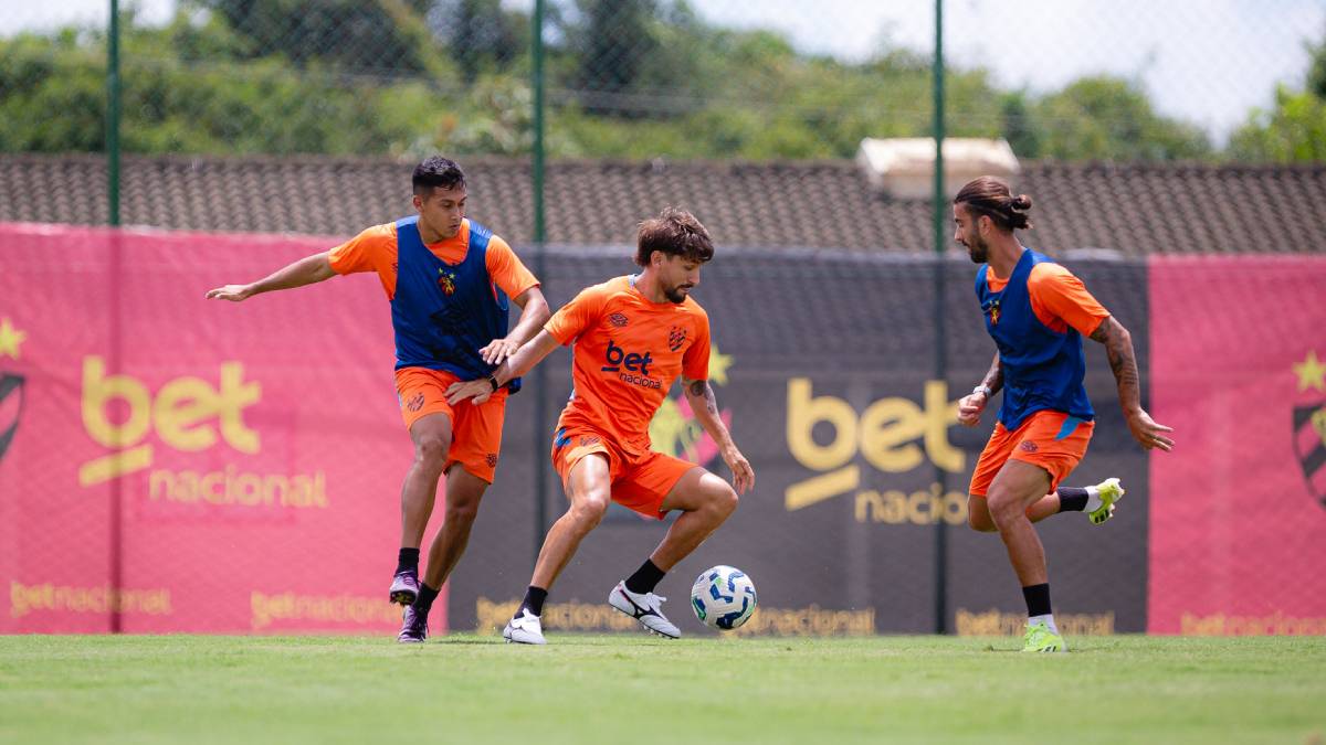 Pedro Augusto volta a treinar e deve reforçar o Sport contra o Bahia