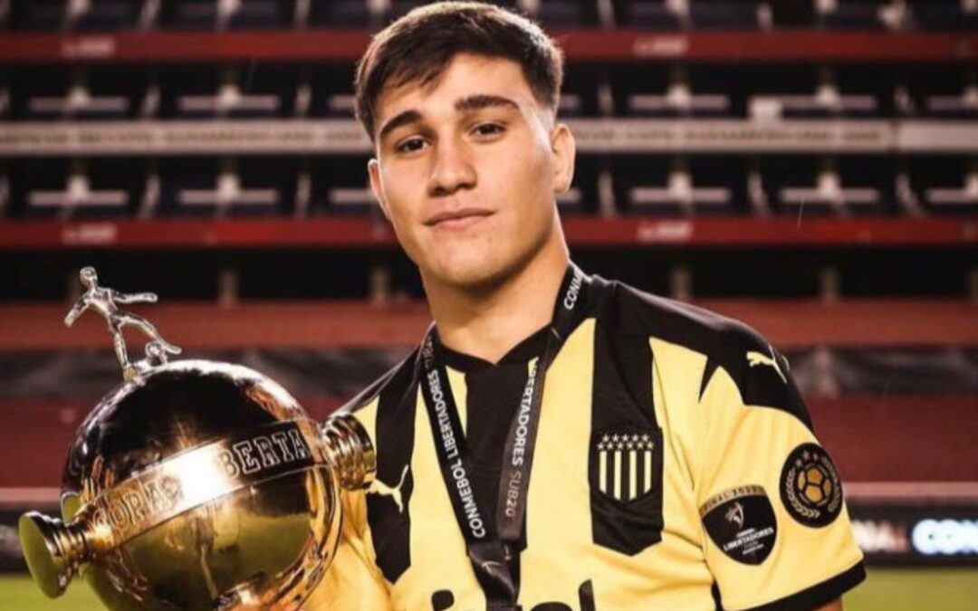 Altos oficializa a contratação do meia uruguaio Matías Ferreira, campeão da Libertadores Sub-20 pelo Peñarol