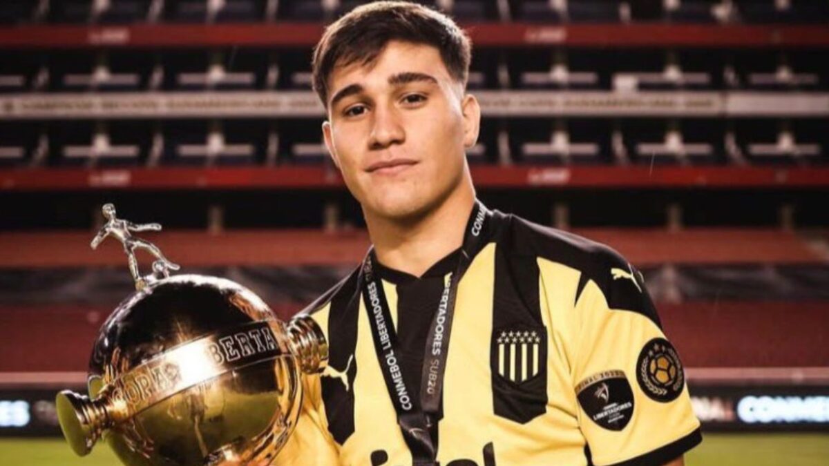 Altos oficializa a contratação do meia uruguaio Matías Ferreira, campeão da Libertadores Sub-20 pelo Peñarol