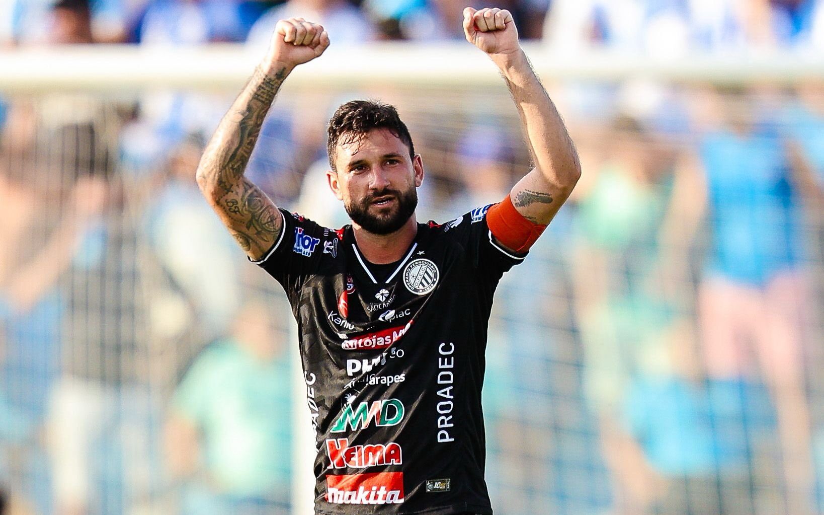 Fortaleza sonda o meia Gabriel Boschilia, destaque do Operário