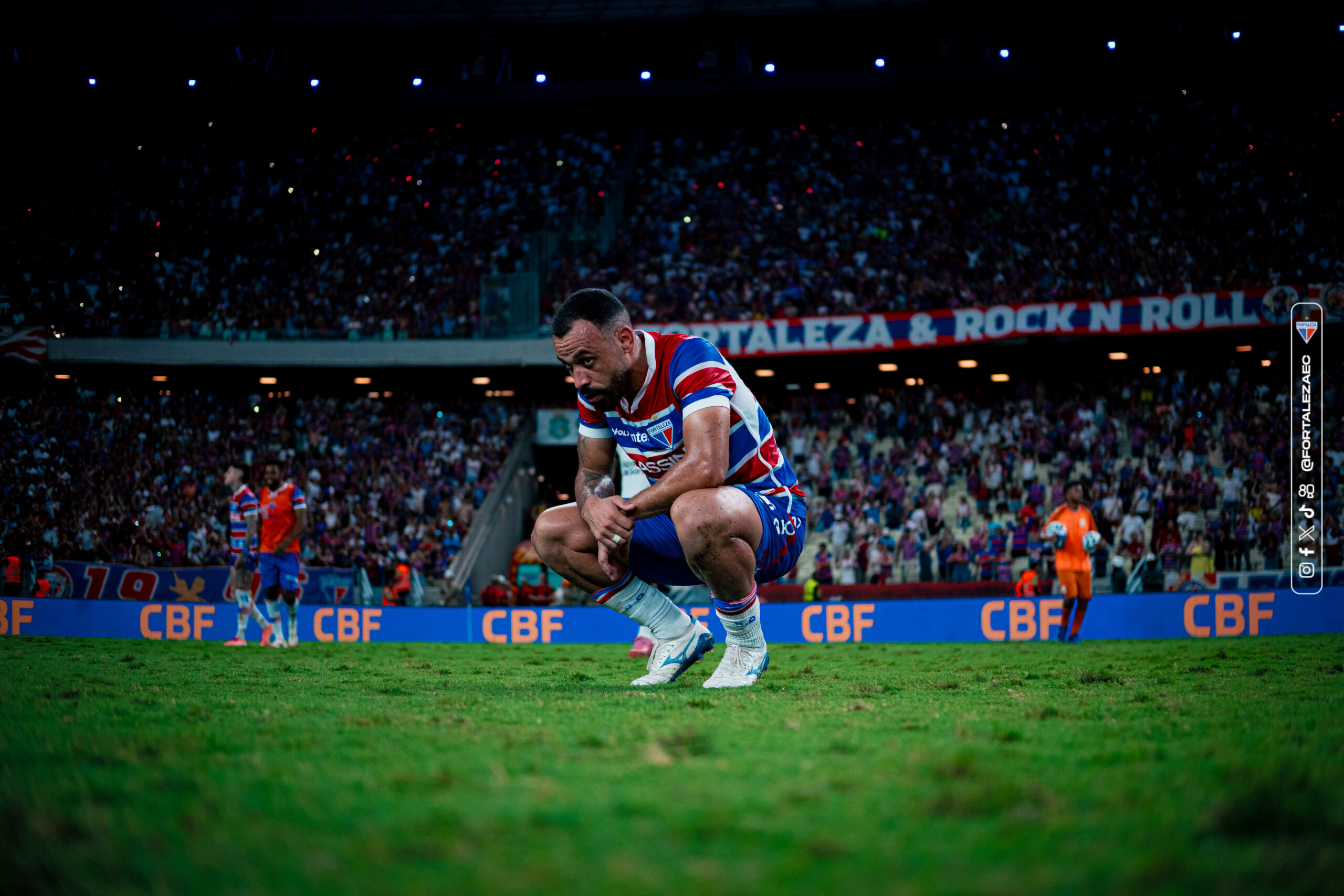 Ainda sem propostas, Moisés aguarda opções no mercado para definir futuro no Fortaleza