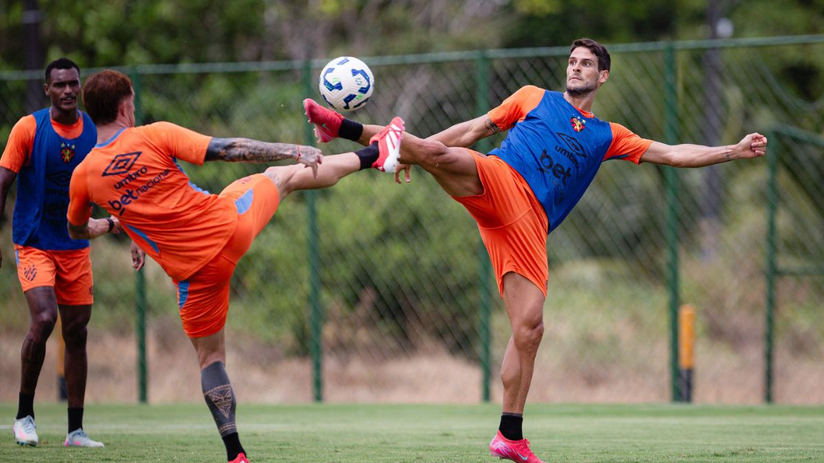 Gonçalo Paciência é a novidade na última escalação do Sport na Série A