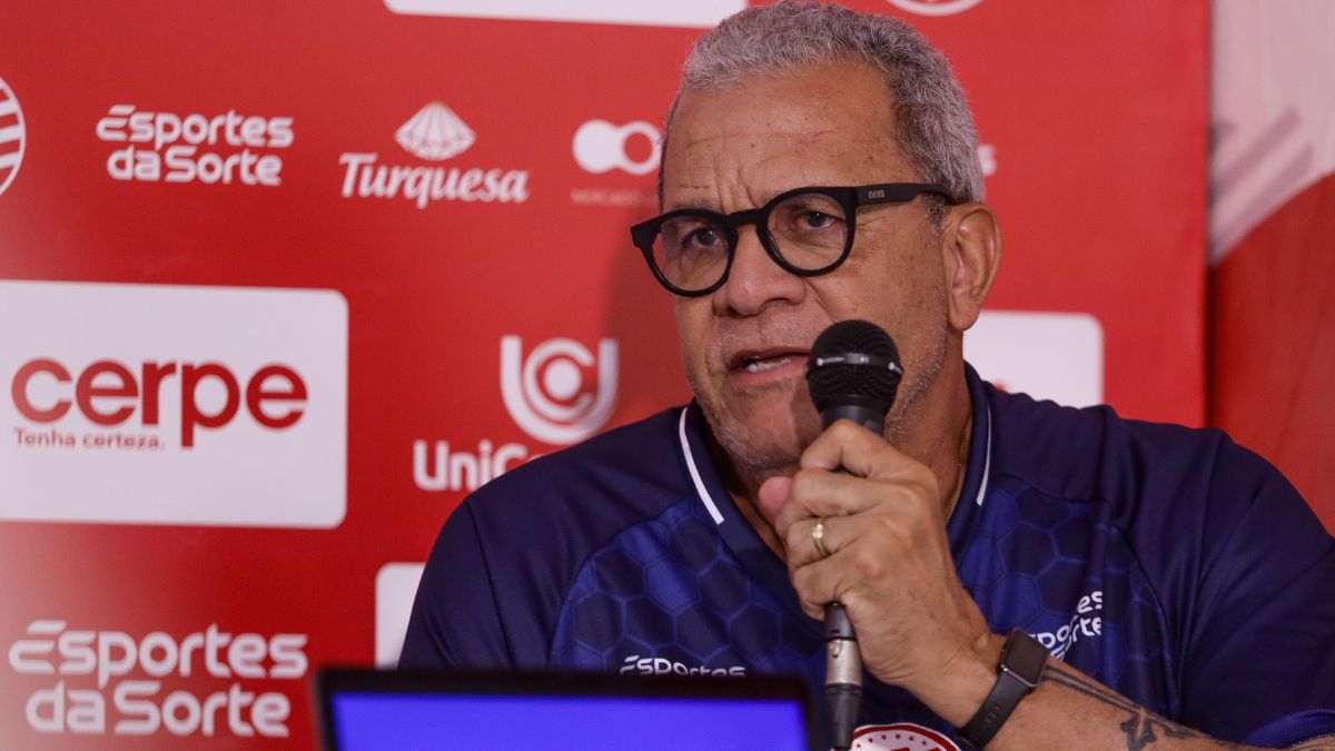 Técnico Hélio dos Anjos, do Náutico