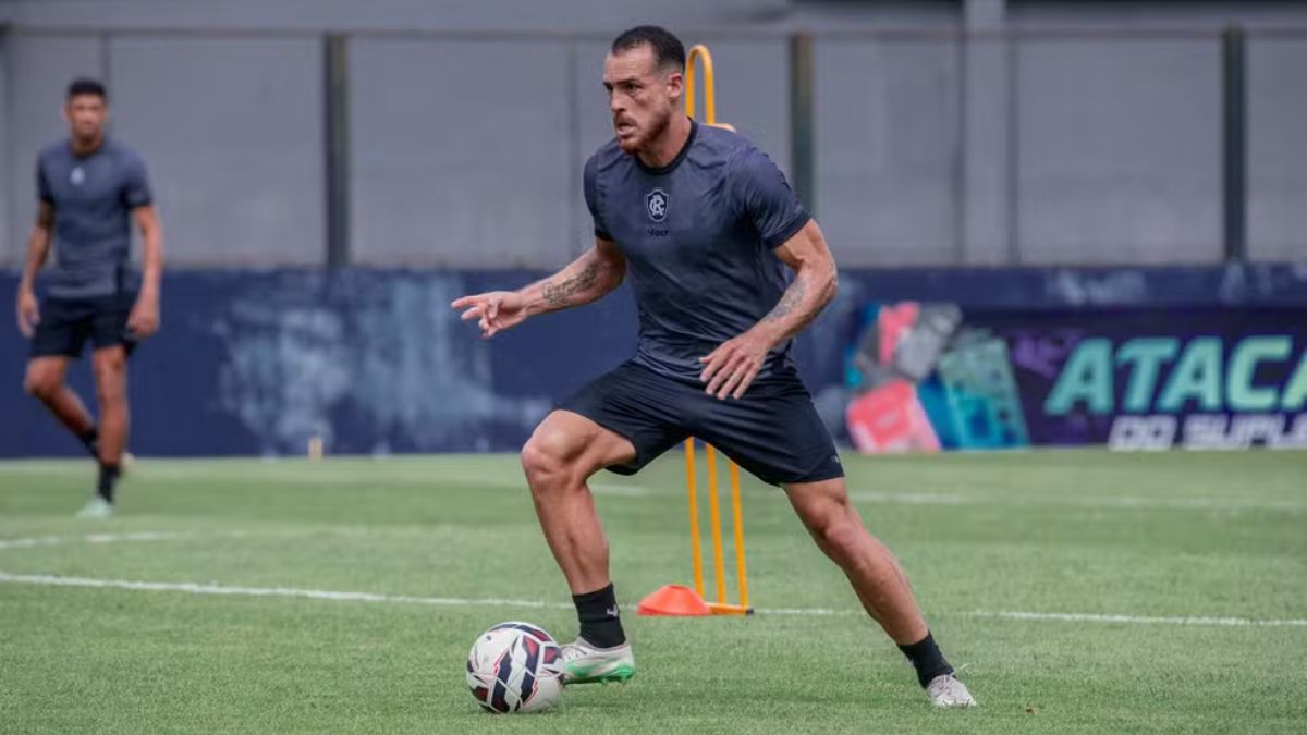 CRB confirma empréstimo de Gegê para o Goiás e anuncia chegada do meia Pedro Castro, ex-Remo