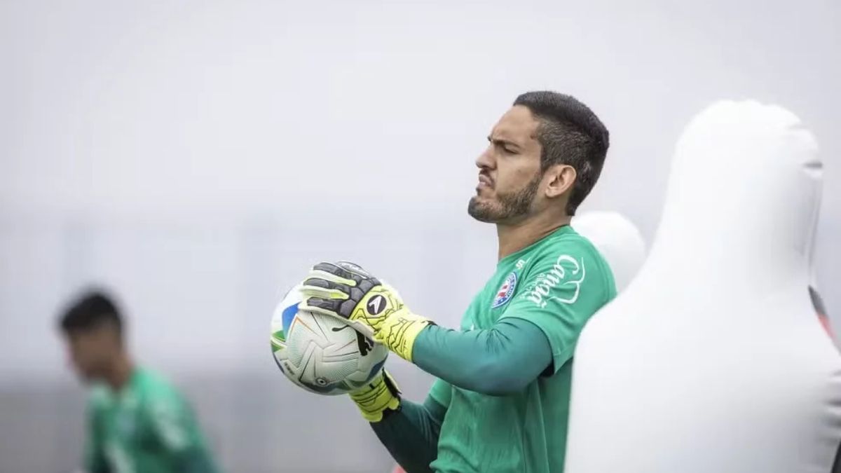 Bahia oficializa compra em definitivo do goleiro Ronaldo