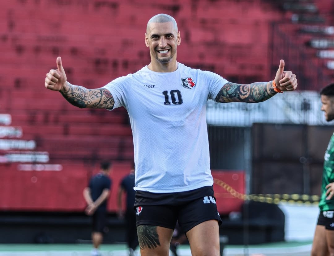 Ariel - Centroavante - Santa Cruz