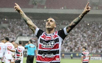 Santa Cruz confirma lesão do centroavante Ariel e estipula tempo de recuperação