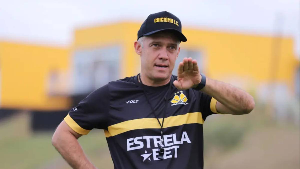 Após Léo Condé, Eduardo Baptista também recusa convite do Sport