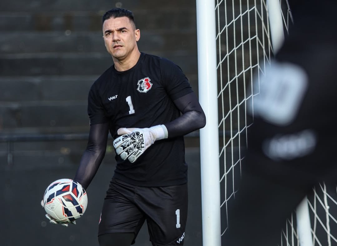 Santa Cruz: Goleiro Felipe Alves rescinde através da Justiça e saída é oficializada no BID da CBF