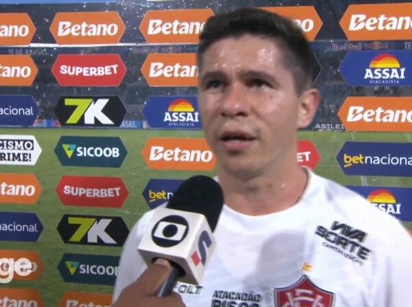 Osvaldo em entrevista pós-jogo - Foto: Reprodução/Premiere