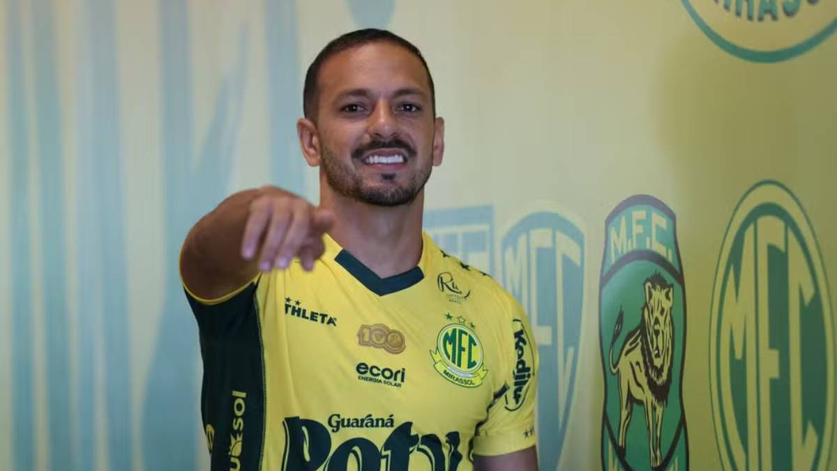 Livre no mercado, Yago Felipe vira alvo do Sport para reforçar o meio-campo em 2026