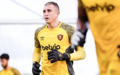 Sem acordo com o Vitória, Thiago Couto é aguardado no CT do Sport; goleiro já foi notificado