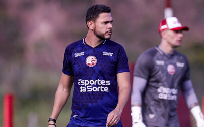 Técnico do Náutico destaca versatilidade do time e fala sobre rodagem no elenco durante o Pernambucano