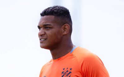 Sport: Luciano sofre entorse no tornozelo, mas deve voltar aos treinos ainda nesta semana