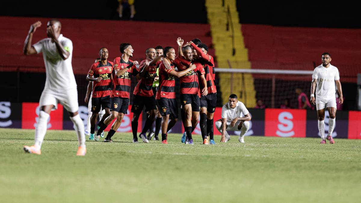 Com direito a gol do meio campo, base do Sport surpreende, joga bem, e vence o Retrô na Ilha do Retiro