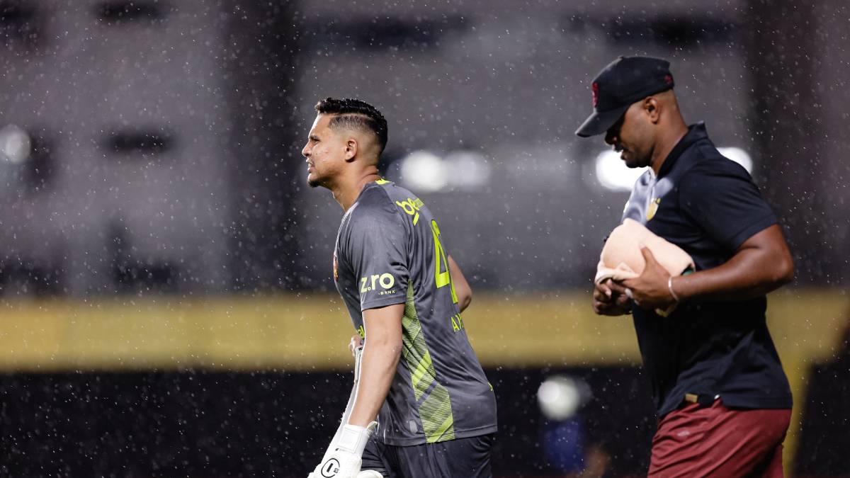 Destaque contra o Retrô, Adriano exalta vitória do Sport: “Grande partida que esses meninos fizeram”