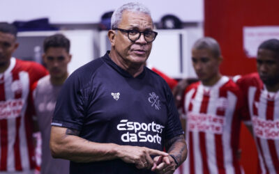 “Nunca dei abertura para torcida organizada”, diz Hélio dos Anjos após protesto no CT do Náutico