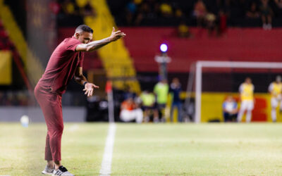 “Noite muito especial para mim”, diz Roger após estreia como técnico do Sport