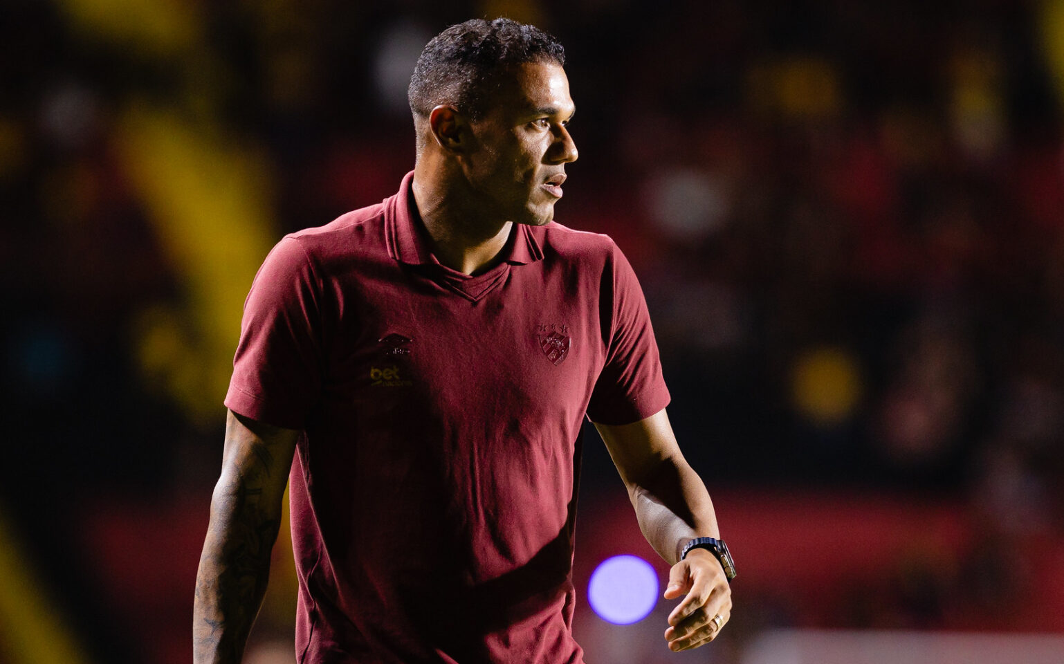 Roger Silva elogia postura do Sport contra o Vitória-PE e prega cautela sobre retorno de Zé Lucas 1 Roger Silva - Treinador - Sport