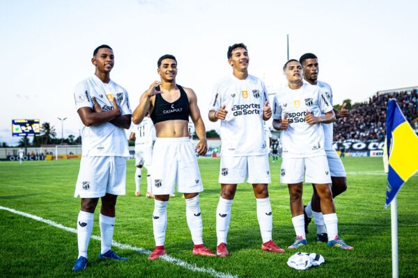 Ceará: após vitória na estreia do Estadual, atletas da base viajam para Copinha 1 Jovens - Ceará - Campeonato Cearense - Floresta