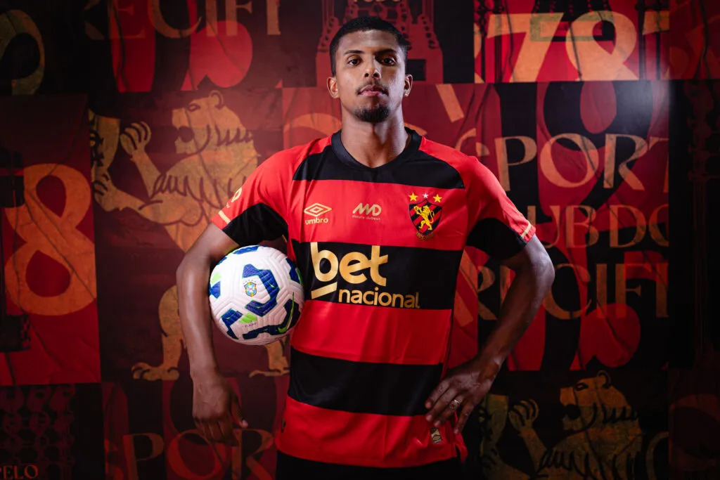 Sport anuncia contratação do lateral-esquerdo Davi Gabriel, ex-Criciúma