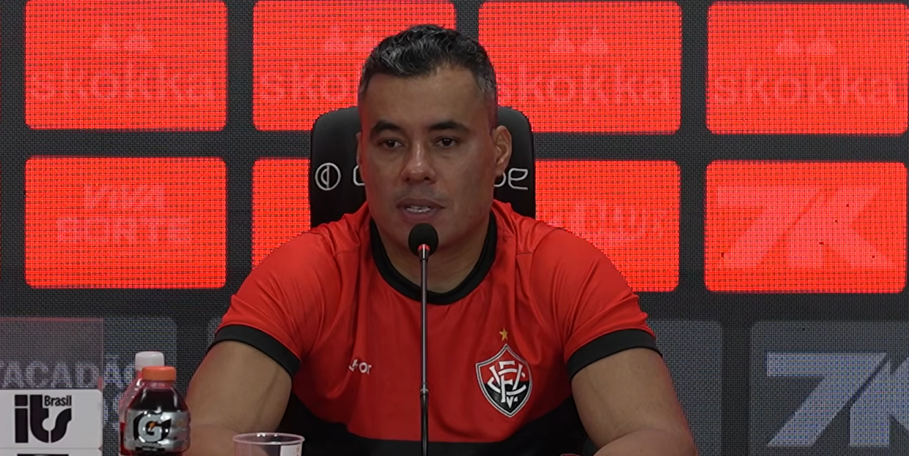 Jair Ventura assume ansiedade do Vitória na estreia do Brasileirão: “Aquela coisa da bola queimar”
