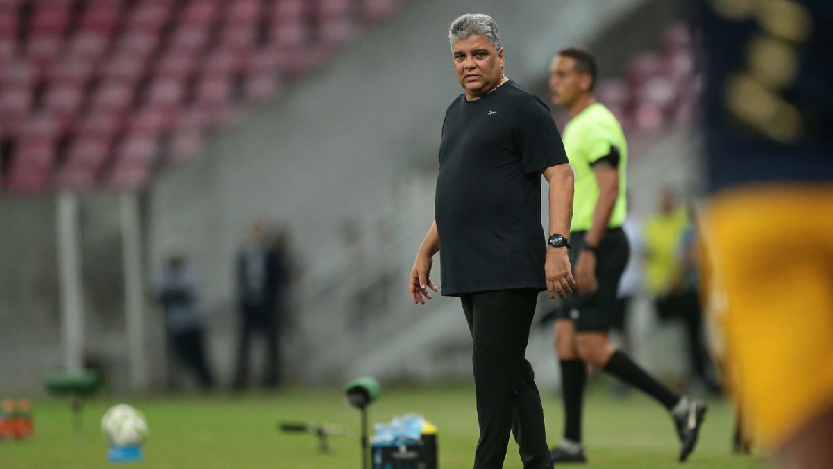 Marcelo Cabo é demitido do Santa Cruz após goleada para o Náutico