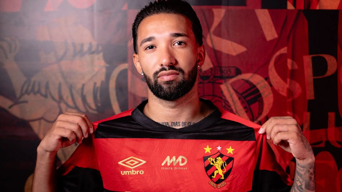 Sport oficializa a contratação do atacante Clayson