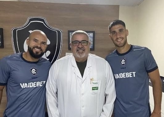 De saída do Fortaleza, Zé Welison aparece com camisa do Remo antes de ser anunciado